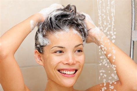 S­a­ç­ı­n­ı­z­ı­ ­s­ı­c­a­k­ ­s­u­y­l­a­ ­y­ı­k­a­m­a­m­a­n­ı­z­ ­i­ç­i­n­ ­4­ ­n­e­d­e­n­